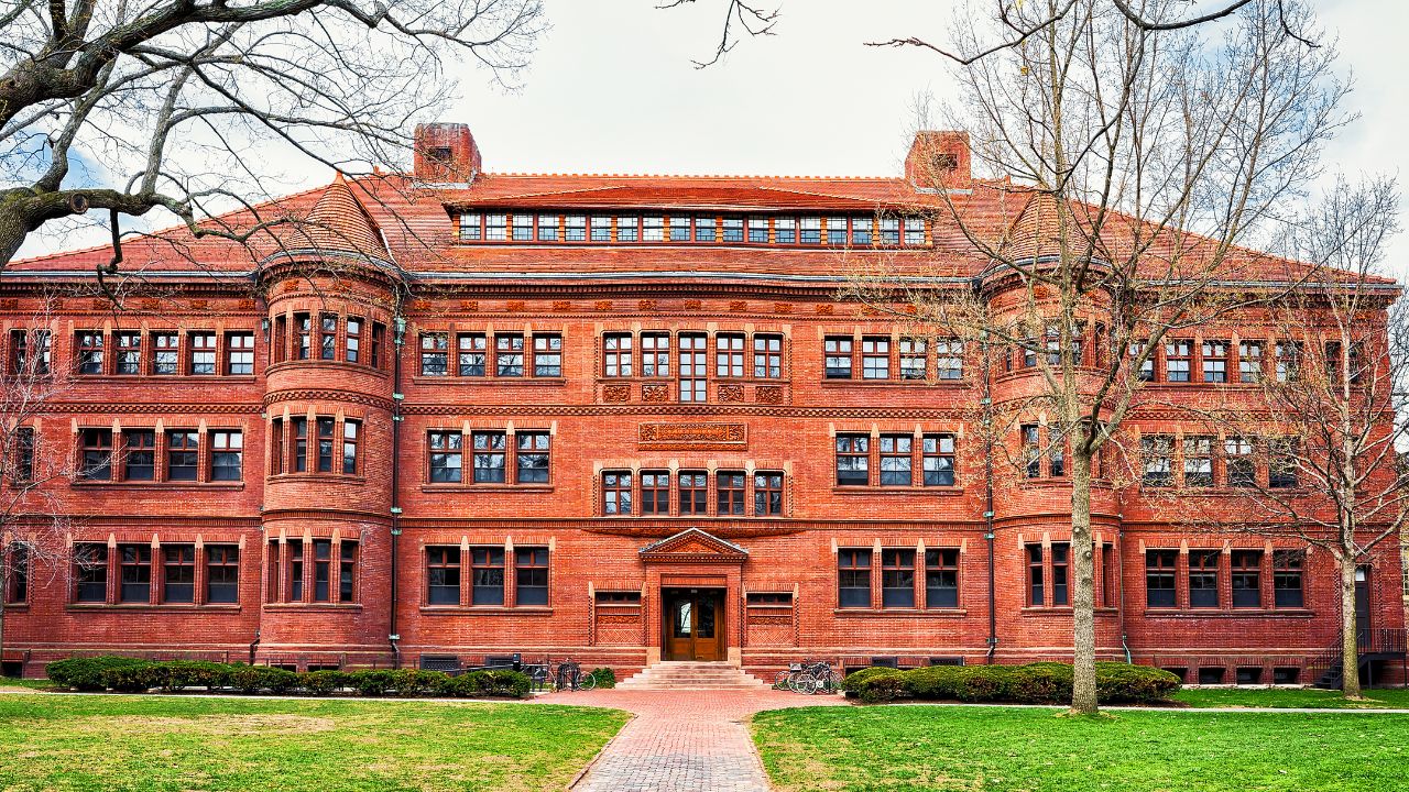 Explore-the-Heart-of-Ivy-League-Where-is-Harvard-University-located