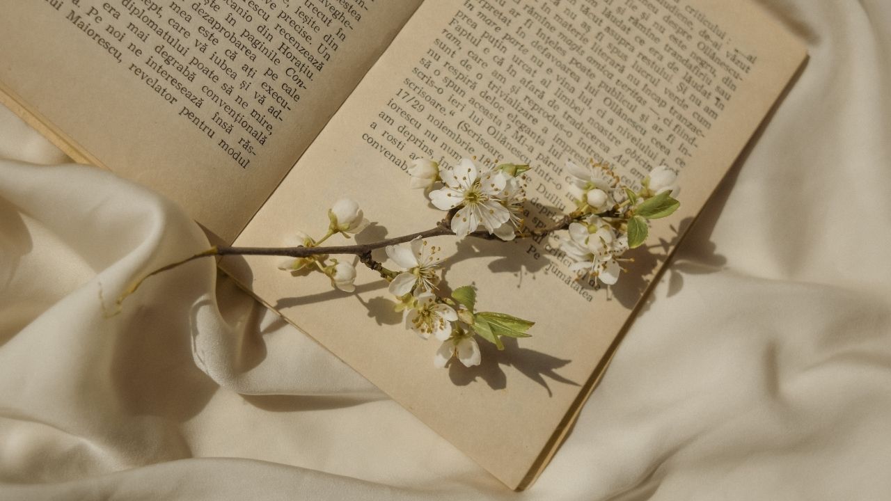 Poetry in Romanticism: Exploring the Depths of Emotion and Imagination