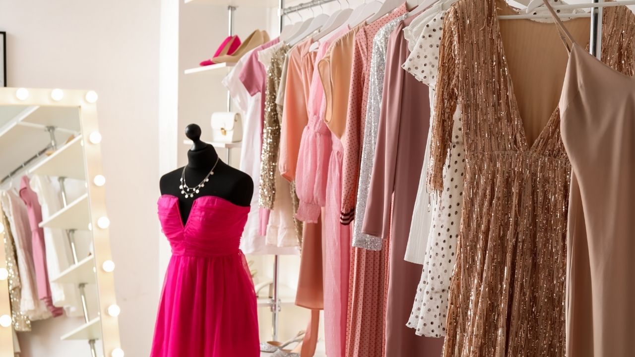 Fashion Design Schools: Pursuing a Creative Career in Fashion